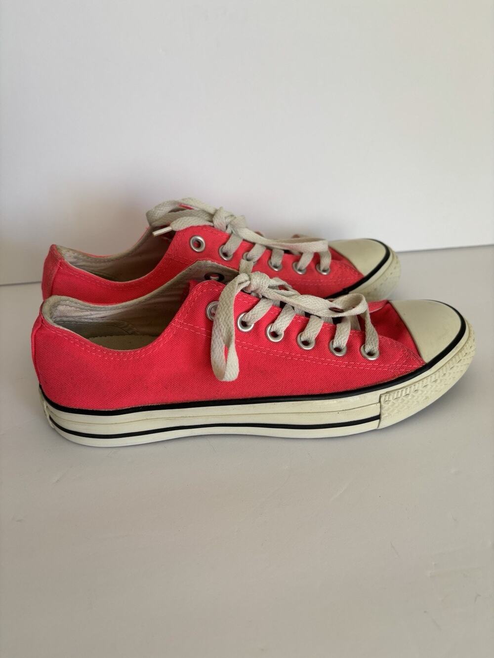 Converse Chuck Taylor All Star In Hot Pink Low Top Women’s Sneakers Size 8